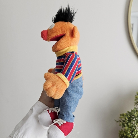 Sesame Street Ernie Plush Soft Comic Toy 2012 Sesame Workshop Collectible 10.5" - Picture 4 of 16